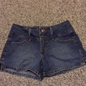 Lei Vintage Shorts • 3